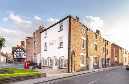 14-16 Grosvenor Street Luxury Apartments Hotels in Eccleston