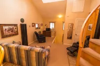 Auslander Condominiums Hotels in Red River