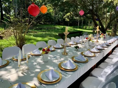 Brookside Lodge B&B Отели в г. 