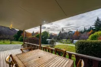 The Camp - Lake Hawea - Homestays
