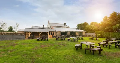 Forest Các khách sạn gần Burnley Miners Social Club