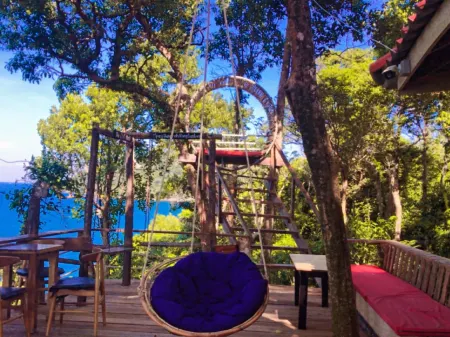 The Cliff Hostel Отели в г. Сиануквиль