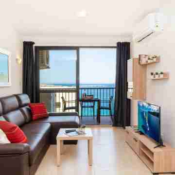 Sea Bliss Penthouse with Two Terraces Enjoying Side Seaviews by Gatewaysmalta Rooms