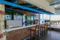 Sunset Village - bar