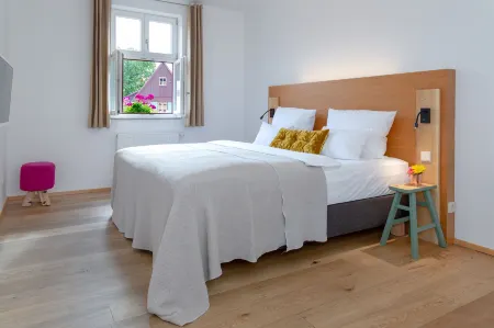 Hezelhof Hotel Отели рядом с достопримечательностью «Cathedral of Saint George»