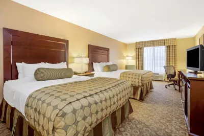 La Quinta Inn & Suites by Wyndham Dickinson Hotel a 