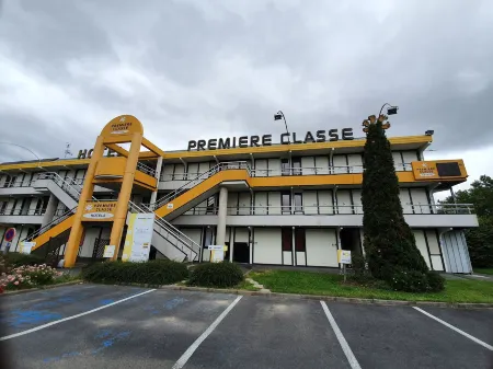 Premiere Classe Bethune - FOUQUIÈRES les BÉTHUNE