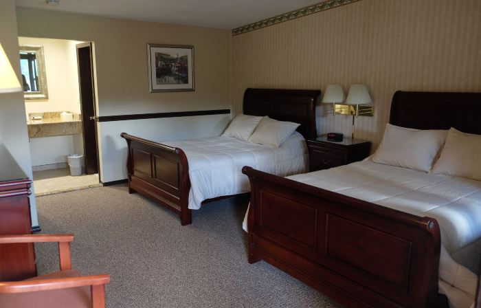 Chalet Inn & Suites