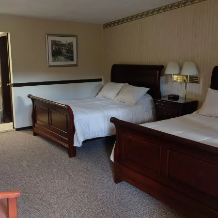 Chalet Inn & Suites