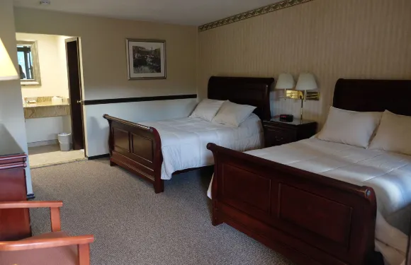 恰勒特賓館及套房