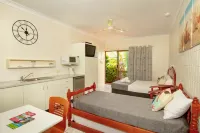 Tropical Palms Resort & 4WD Hire Hotels in Horseshoe Bay