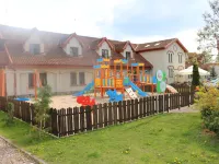Hotel Zamek Ryn Hotele w: Ryn