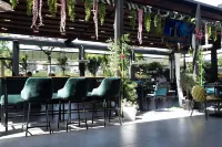 Royal East Resort - bar