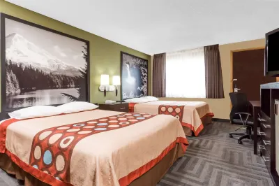 Super 8 by Wyndham LaGrande Hotels near Quinn Coliseum
