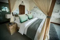 Meghauli Serai Chitwan National Park - A Taj Safari Lodge Hotels in Kawasoti