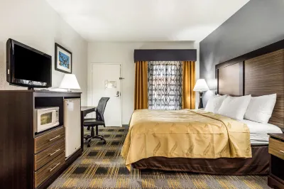 Quality Inn Near Six Flags Douglasville Отели в г. Дугласвилл