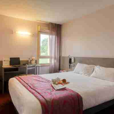 Brit Hotel Les Evens Rooms