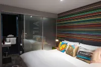 Village Hotel Portsmouth Hotel a 