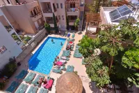 24 Seven Boutique Hotel - Pools
