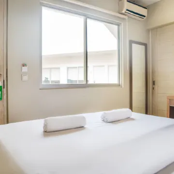 LeGreen Suite Penjernihan Отели рядом с достопримечательностью «Плаза Сенаян»