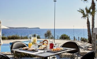 Poseidon of Paros Hotel & Spa