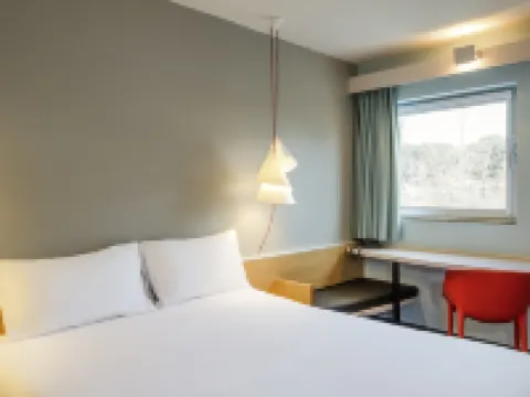 Ibis Évora โรงแรมในแอวูรา
