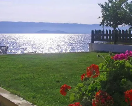 Seafront Apartments Hotels in Kávos