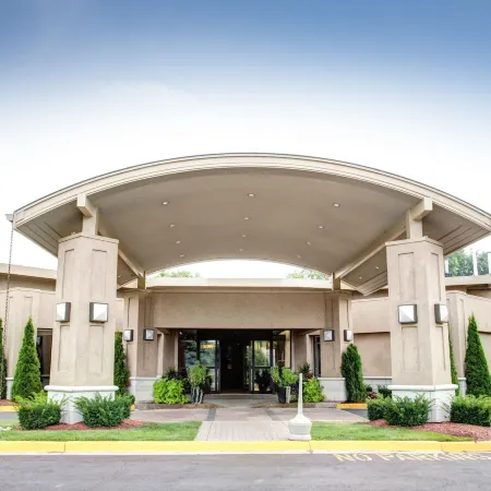 Best Western Plus Guildwood Inn