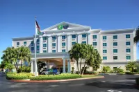 Holiday Inn Express & Suites Miami-Kendall Hotels near Zoo Miami