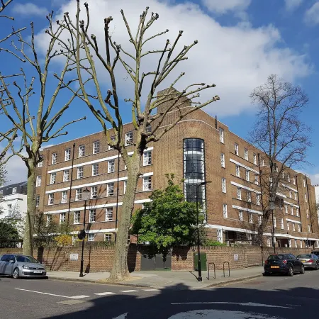Bowden Court (Notting Hill) Отели рядом с достопримечательностью «Стадион «Лофтус Роуд»»