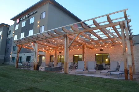 Best Western Premier Ankeny Hotel Отели рядом с достопримечательностью «Парк Хокай»