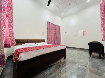 The Light House Hotel Hotels near Masjid-e-Mohammadi ahle hadith