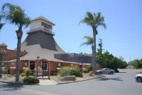 Merced Inn & Suites
