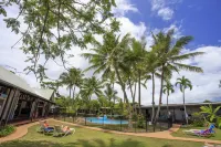 Scotty's Mission Beach Hotels in Tully
