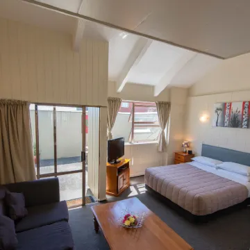 Howick Motor Lodge Hotels near Bucklands Beach