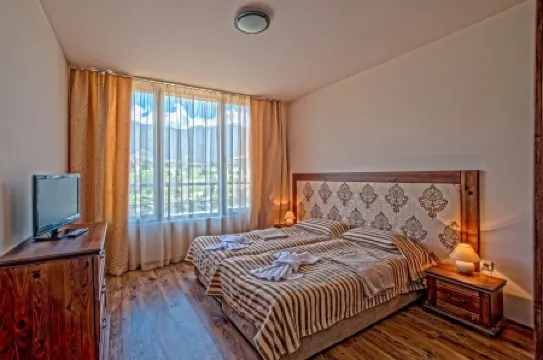 CORNELIA DELUXE RESIDENCE