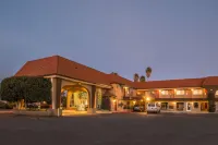 Laurel Inn & Conference Center Hotels in der Nähe von Hartnell College