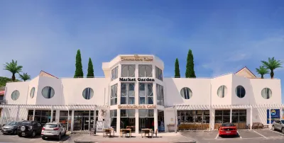 Commodore Suites