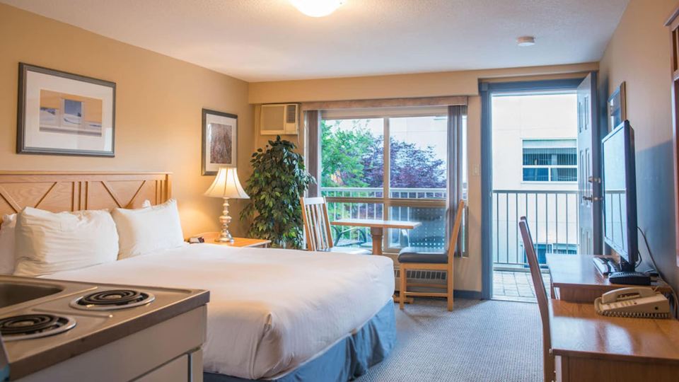 Hilltop Inn - Salmon Arm