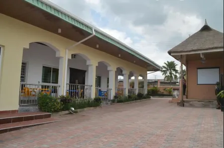 Best Budget Hotel Отели рядом с достопримечательностью «Терминал аэропорта Абуджа Ннамди Азикиве»