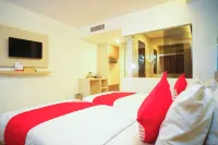 SUPER OYO Collection O 166 Hotel Princess Hotels in Bukit Kecil