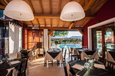 Hotel la Posta di Torrenova Отели рядом с достопримечательностью «La Feniglia»