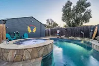 A Lakeside Retreat - The Birdhouse SD, Pool, Spa, Fire Pit, Game Room