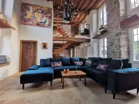 Domaine Lvd Avec Spa, Bois et rivière privée - Swimmingpools