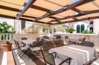 Villa Lavandula with Heated Swimming Pool