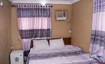 Maxton Suites Magodo