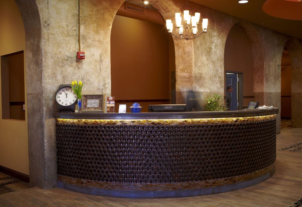 Brewhouse Inn And SuitesOver view