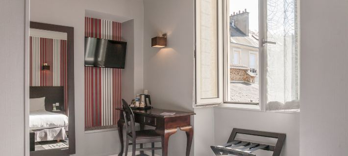 Hotel le Charleston โรงแรมในเลอม็อง