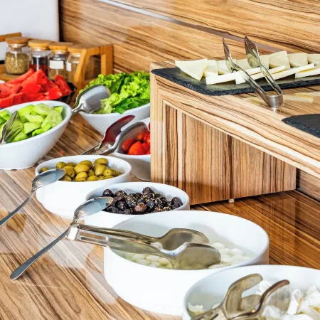 Hma Hotel & Suites