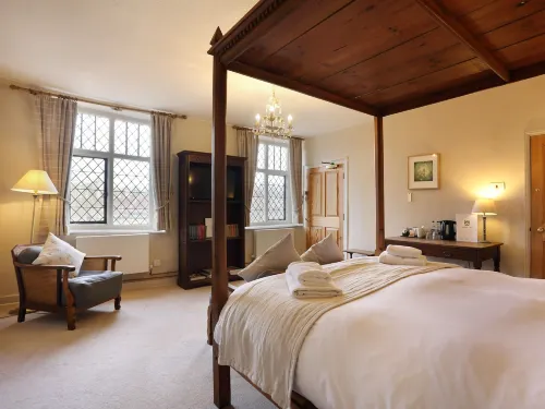 Buckinghamshire Arms Hotels in Aylsham